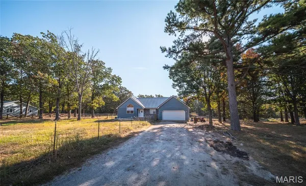 $220,000 | 13964 Hickory Drive, Plato, MO 65552
