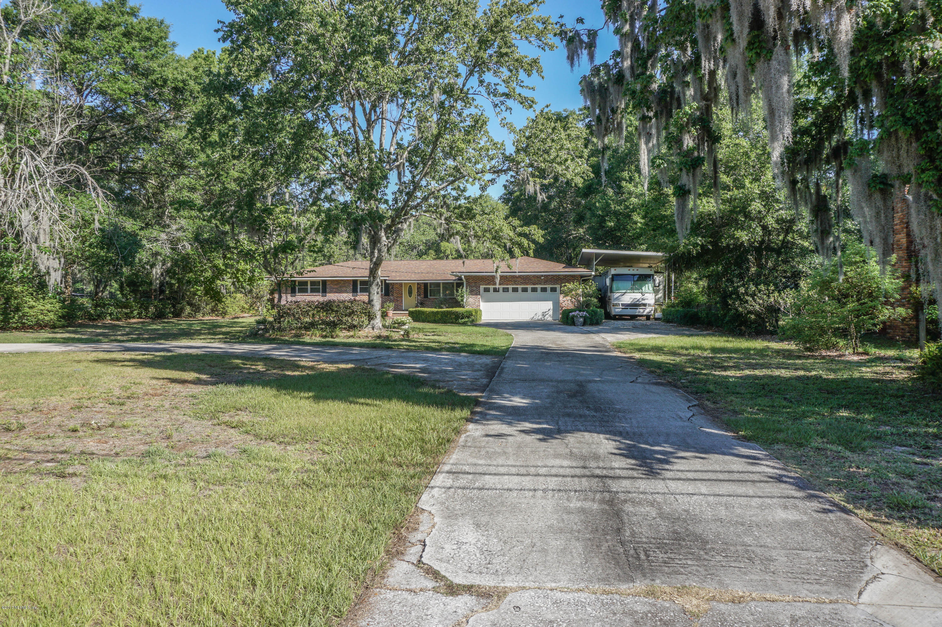 2190 Mills Road Jacksonville, FL 32216 - Photo 1 of 44 Long, circular driveway!