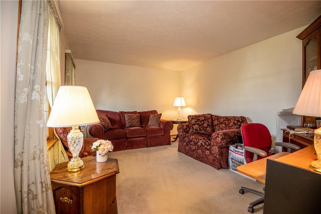 300 North Keel Ridge Road Hermitage, PA 16148 - Photo 4 of 25 Formal Living Room