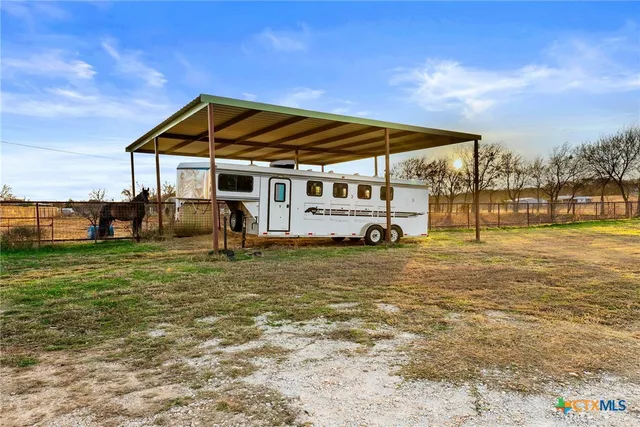 $899,900 | 2700 Auction Barn Road, Belton, TX 76513
