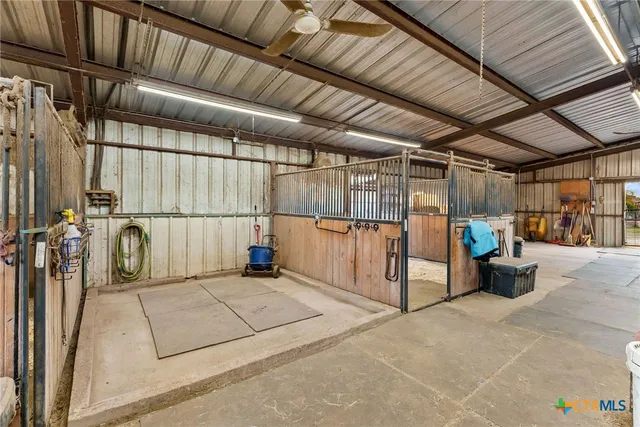$899,900 | 2700 Auction Barn Road, Belton, TX 76513