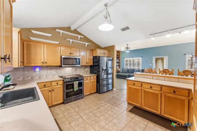 $899,900 | 2700 Auction Barn Road, Belton, TX 76513