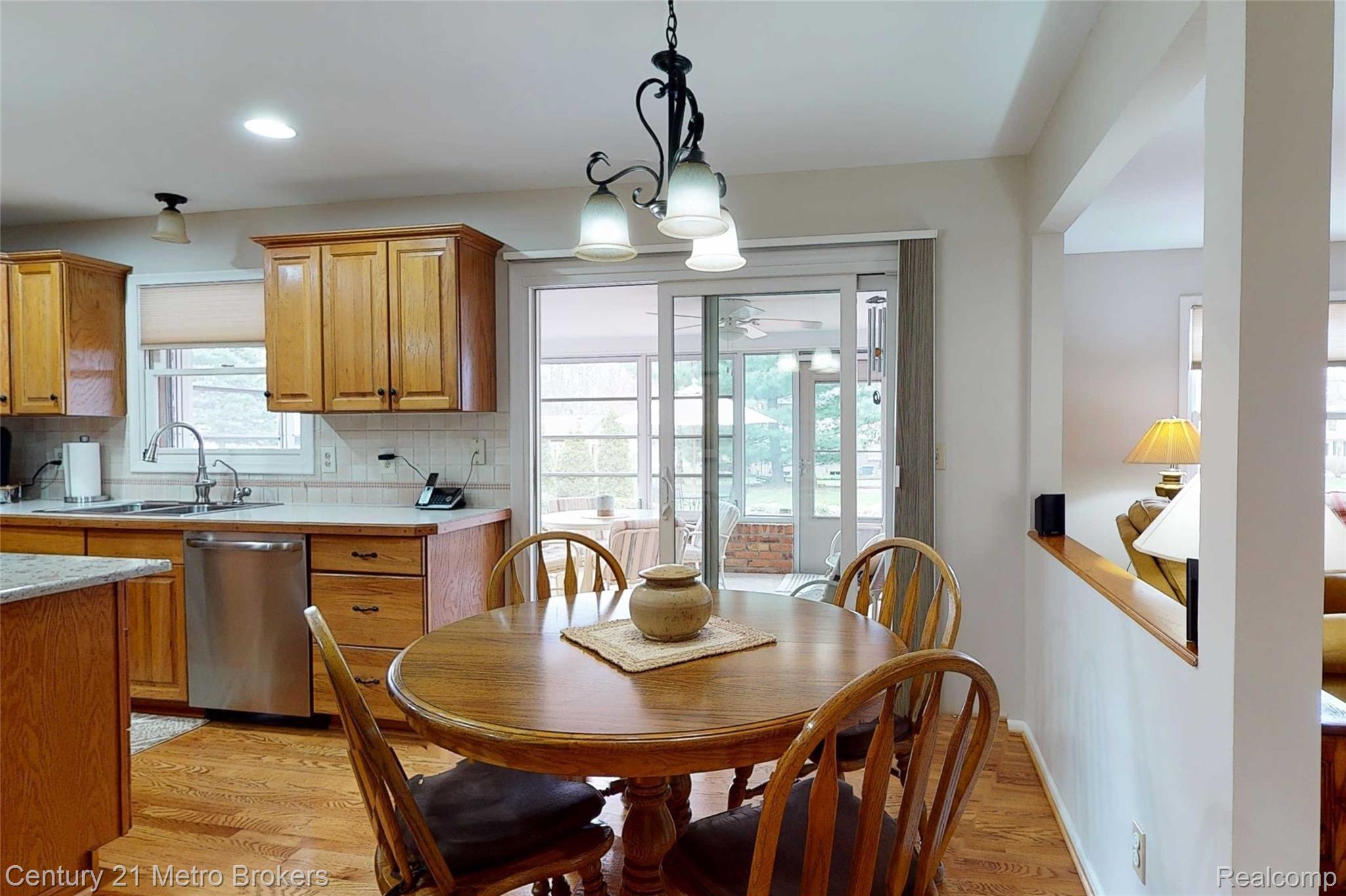 6160 Kings Scepter Road Grand Blanc, MI 48439 - Photo 27 of 55 6160-King-Scepter-Rd-Breakfast Room.jpg