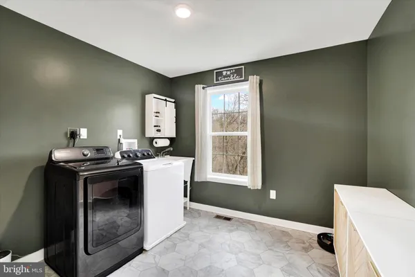 $420,000 | 140 Burberry Lane, Mount Wolf, PA 17347