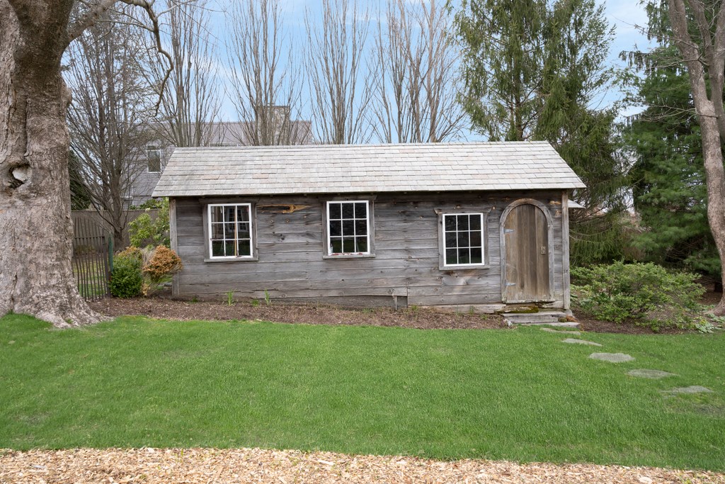 256 East Shore Road Jamestown, RI 02835 - Photo 32 of 40 POTTING SHED