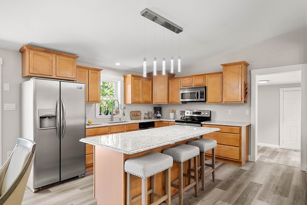 102 Kimball Road Amesbury, MA 01913 - Photo 7 of 42