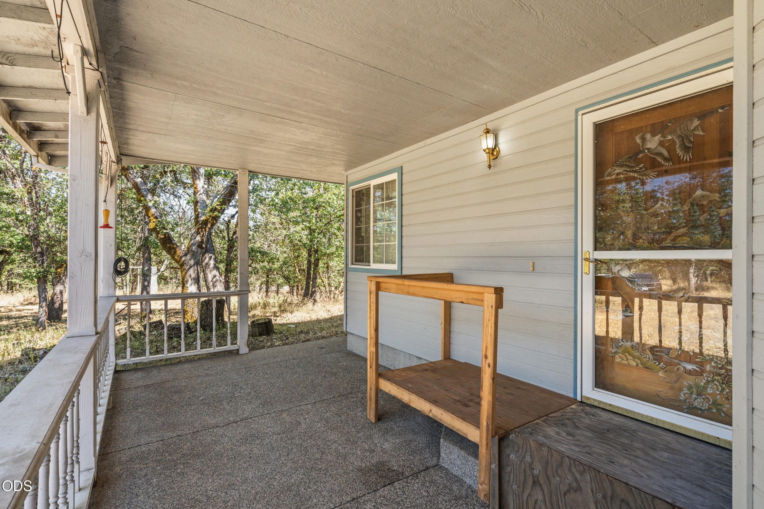 8320 Blackwell Road Central Point, OR 97502 - Photo 4 of 38