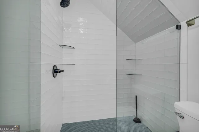 $365,000 | 280 Shore Crest Drive, Martin, GA 30557