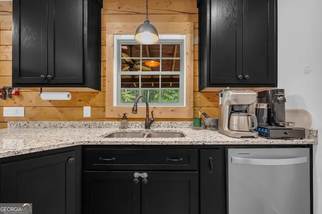 $365,000 | 280 Shore Crest Drive, Martin, GA 30557