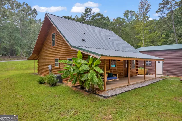 $365,000 | 280 Shore Crest Drive, Martin, GA 30557