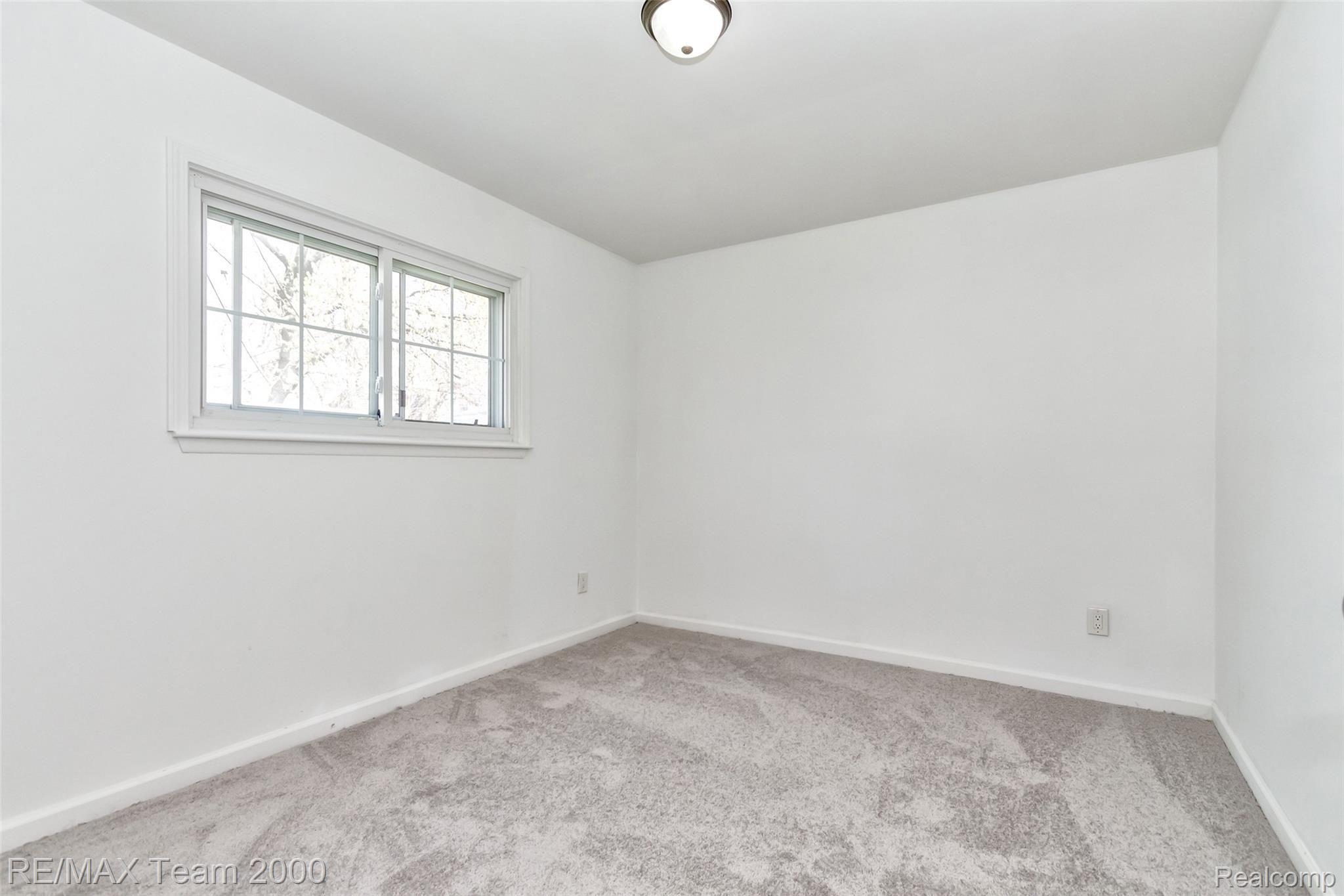 26744 Beverly Road Taylor, MI 48180 - Photo 16 of 24 16.jpg