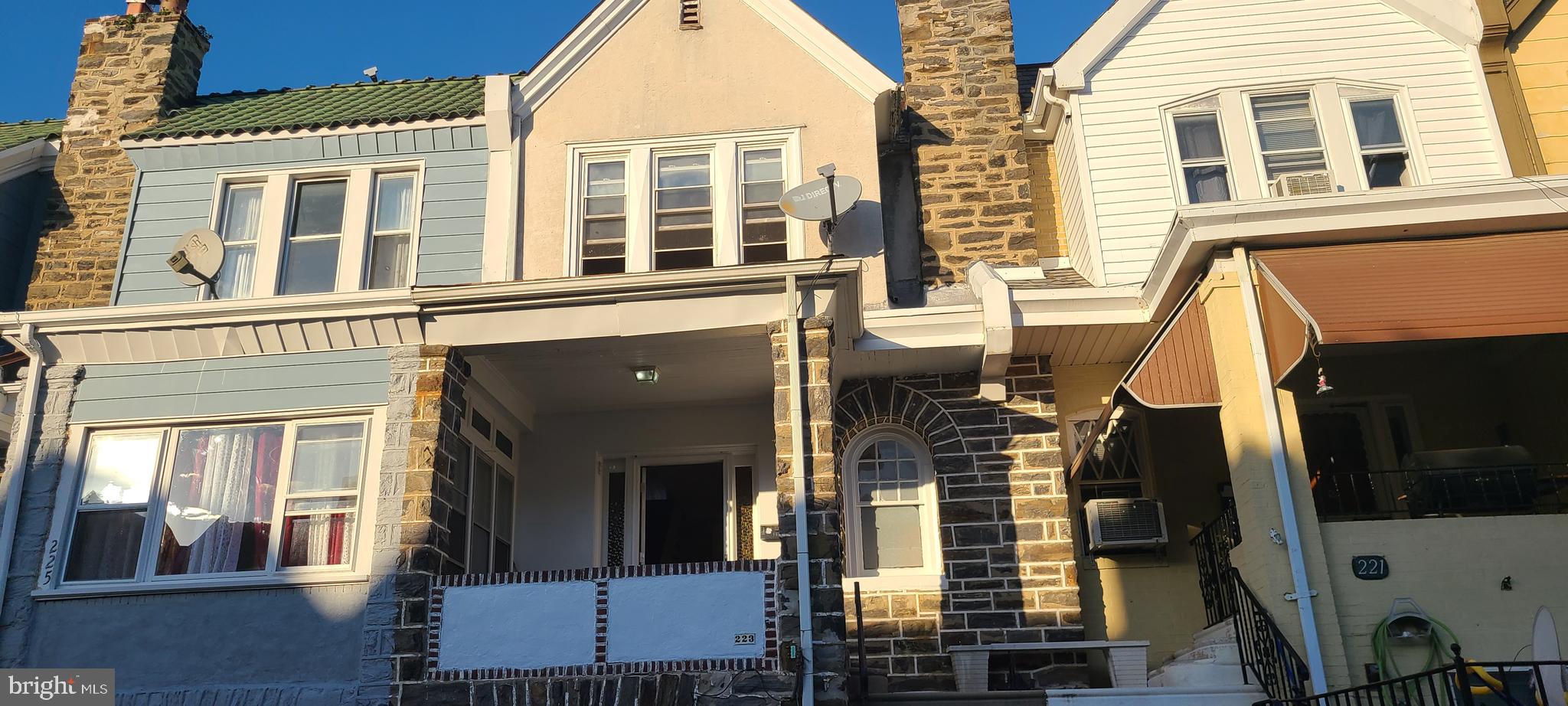 223 Avon Road Upper Darby, PA 19082 - Photo 3 of 39