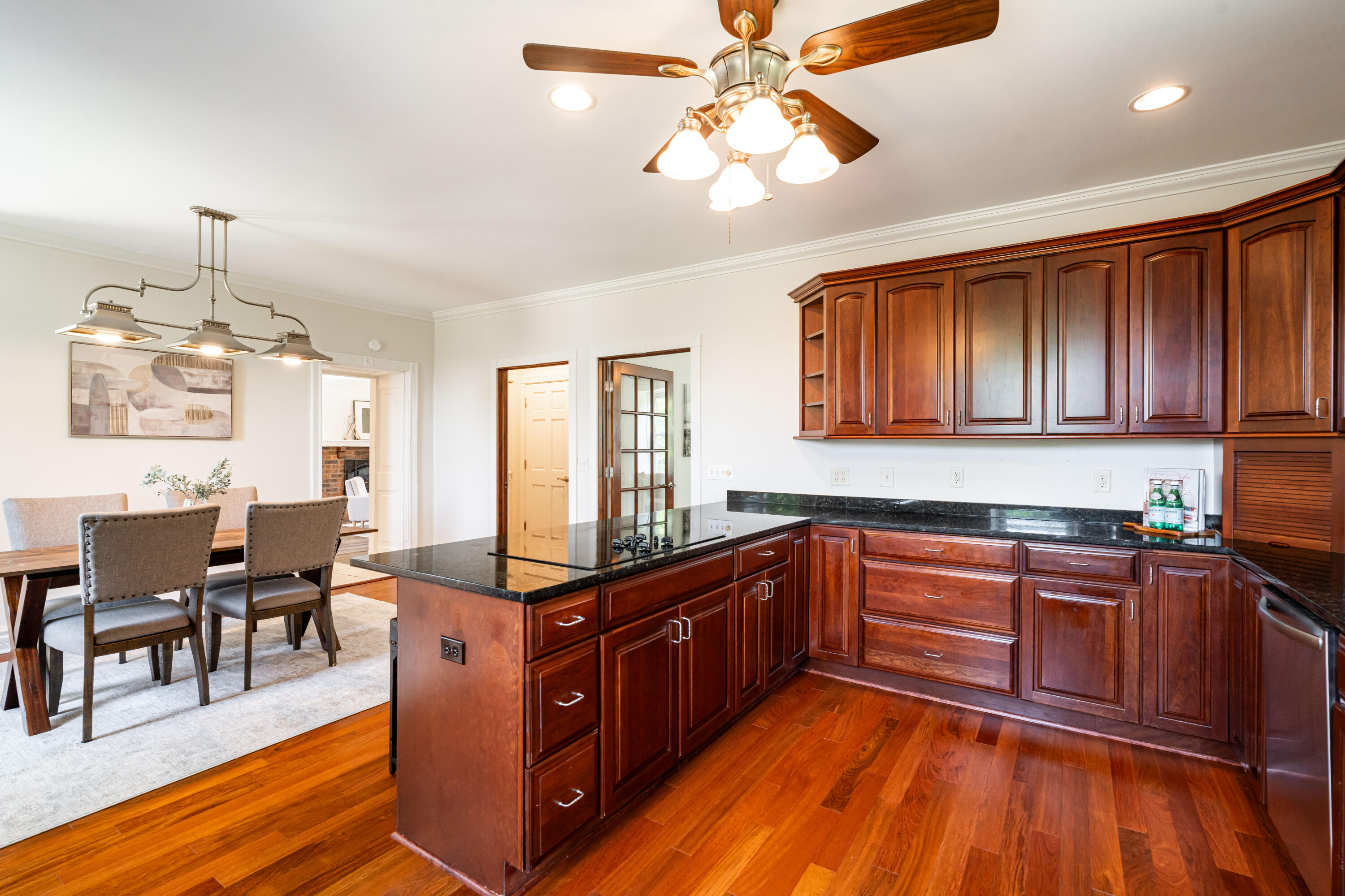 628 North Port Washington Road Grafton, WI 53024 - Photo 8 of 47 Kitchen