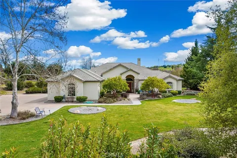 $2,350,000 | 1990 Calle Los Charros, Templeton, CA 93465