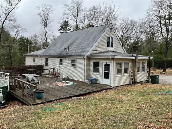 $289,900 | 832 Phillips Hill Road, Coventry, RI 02816
