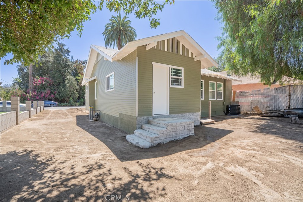 2357 Wilshire Street Riverside, CA 92501 - Photo 19 of 21 Gallery Image 19