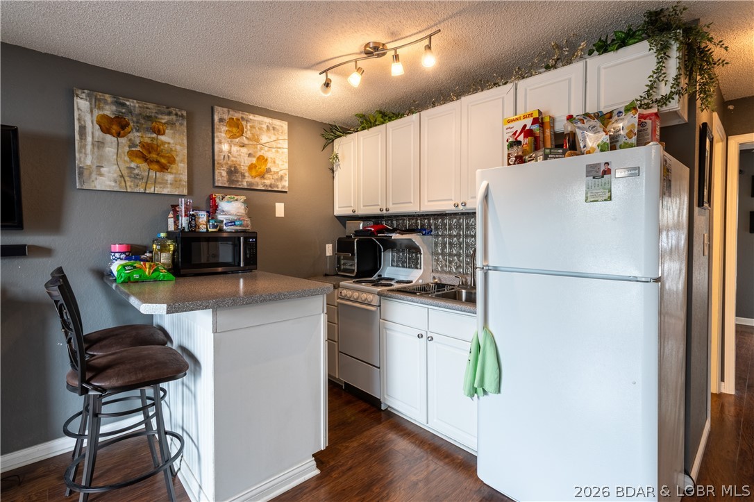 1442 Nichols Road, Unit B206 Osage Beach, MO 65065 - Photo 12 of 42