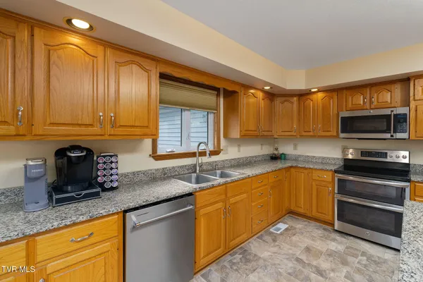 $939,939 | 1385 Wilhoit Road, Chuckey, TN 37641