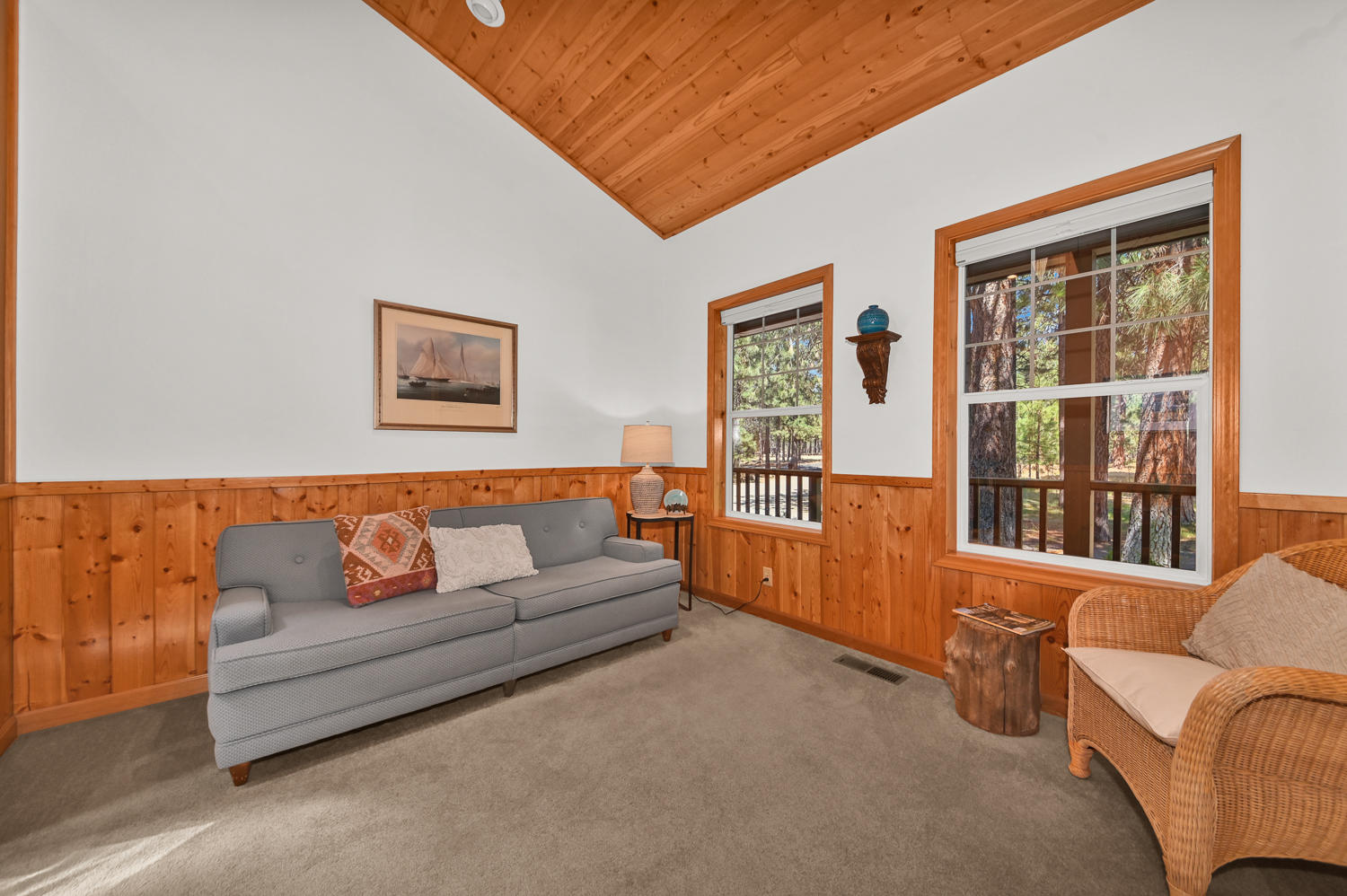 14414 Crossroads Loop Sisters, OR 97759 - Photo 23 of 57 9