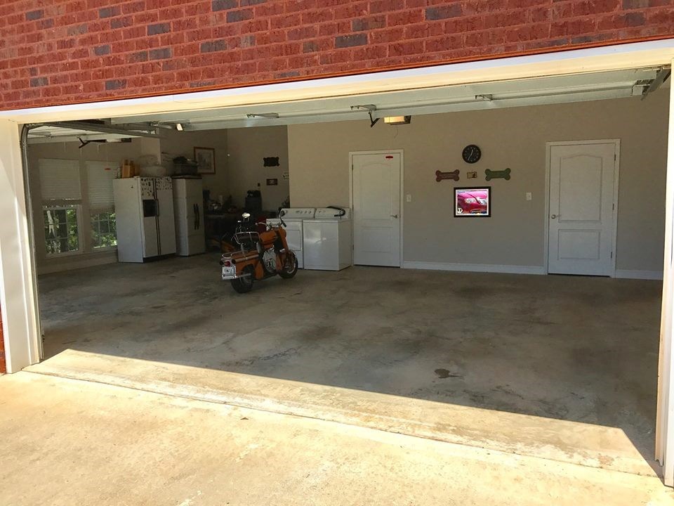 100 Timber Ridge Circle Byron, GA 31008 - Photo 21 of 35 a view of a garage