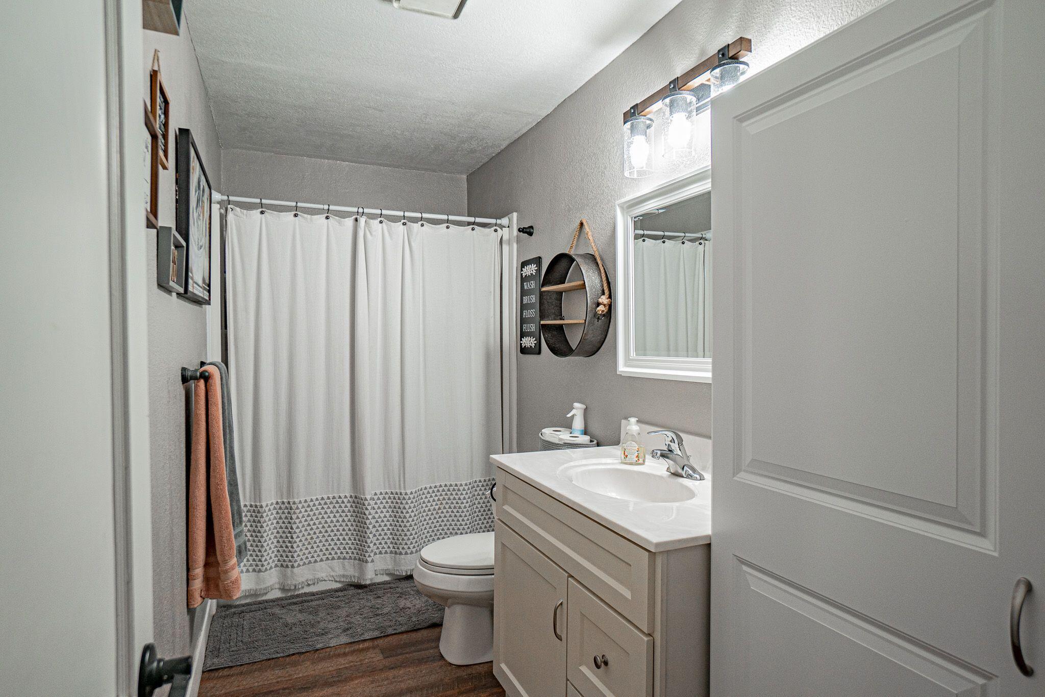 5223 Gebhard Road Central Point, OR 97502 - Photo 10 of 27 Large bathroom recently remodeled