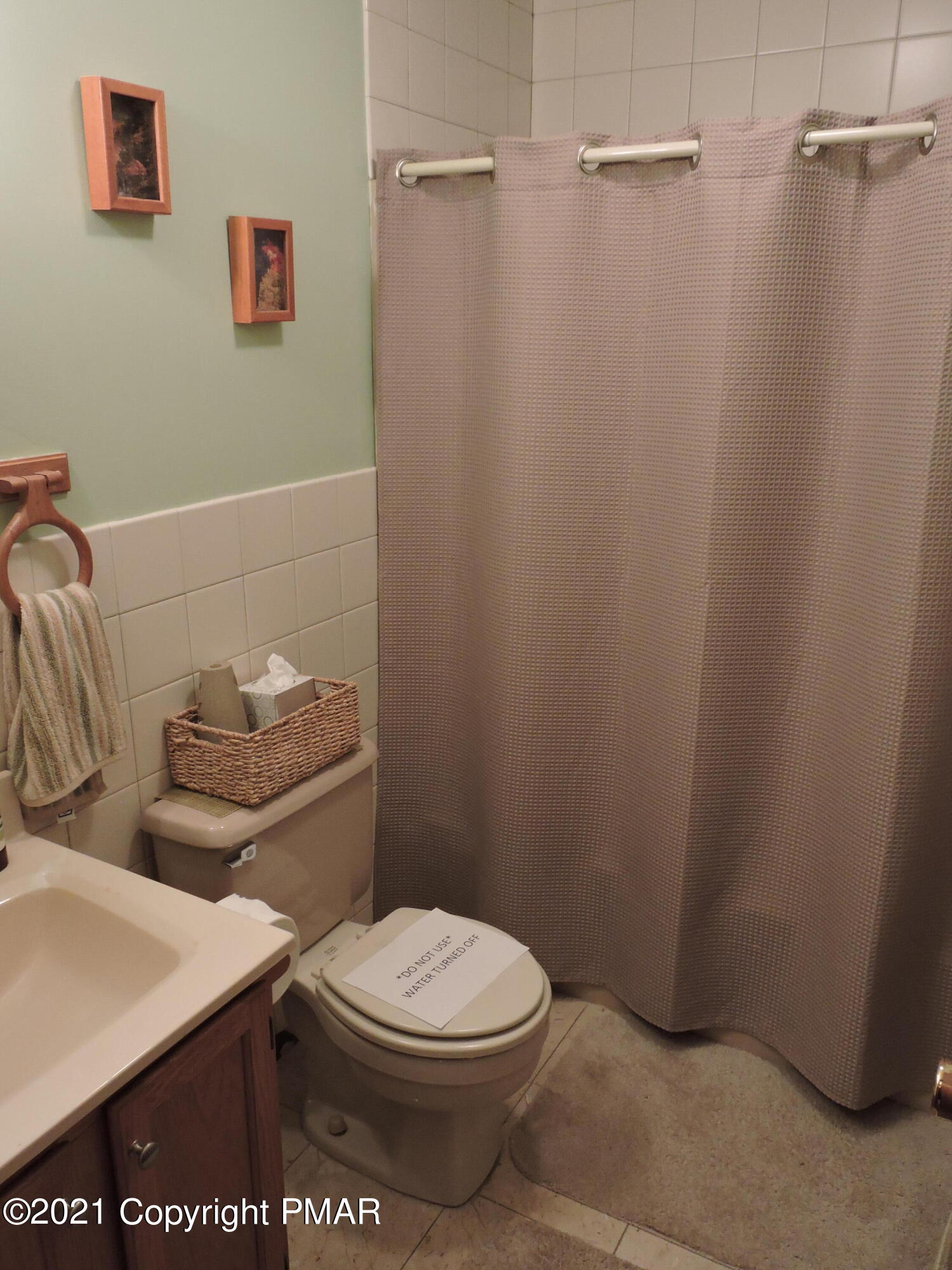 6080 Decker Road Bushkill, PA 18324 - Photo 23 of 48 1st Floor Full Bath View #2