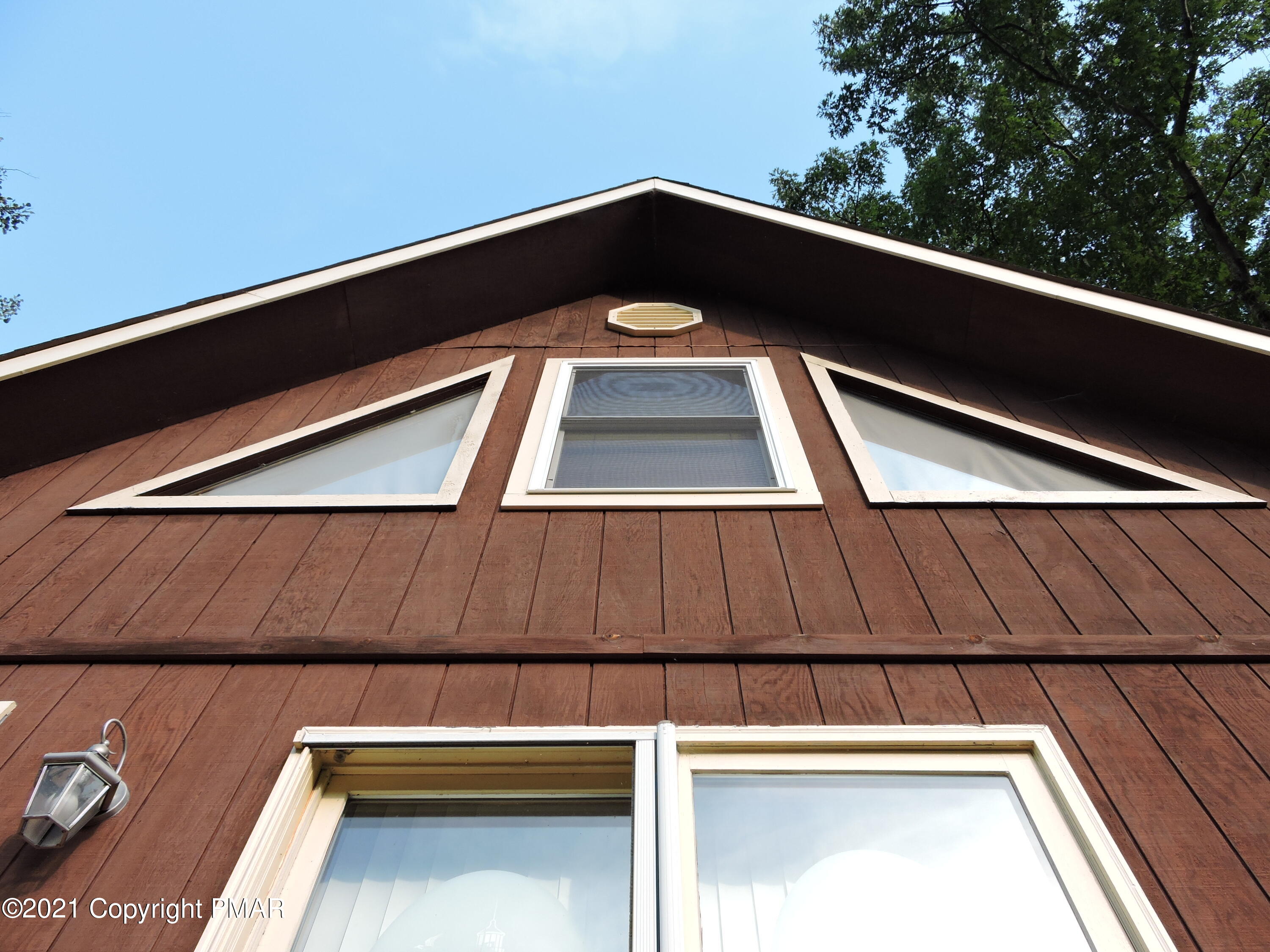 6080 Decker Road Bushkill, PA 18324 - Photo 7 of 48 Gable Front Windows
