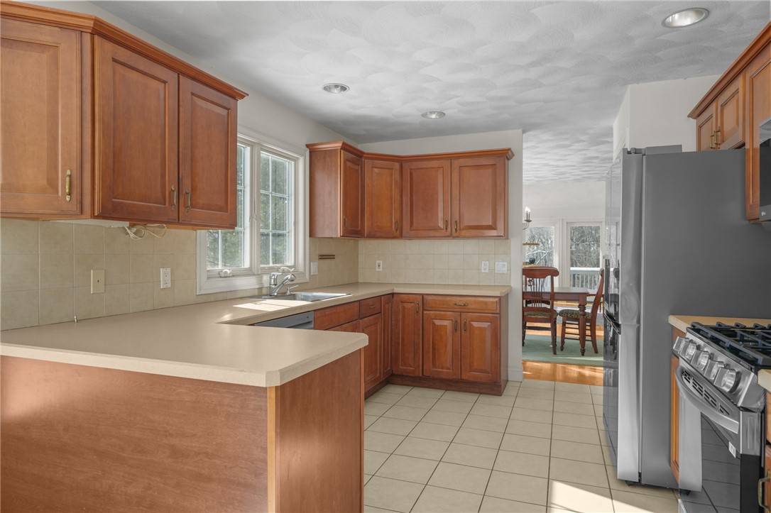 225 Main Channel, Unit 1 Warwick, RI 02889 - Photo 7 of 50 Recessegd lightin