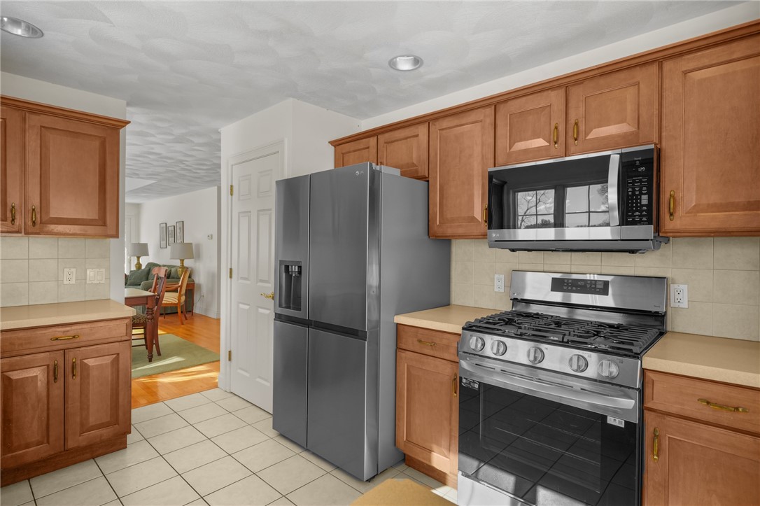 225 Main Channel, Unit 1 Warwick, RI 02889 - Photo 8 of 50 New stainless steel appliances.