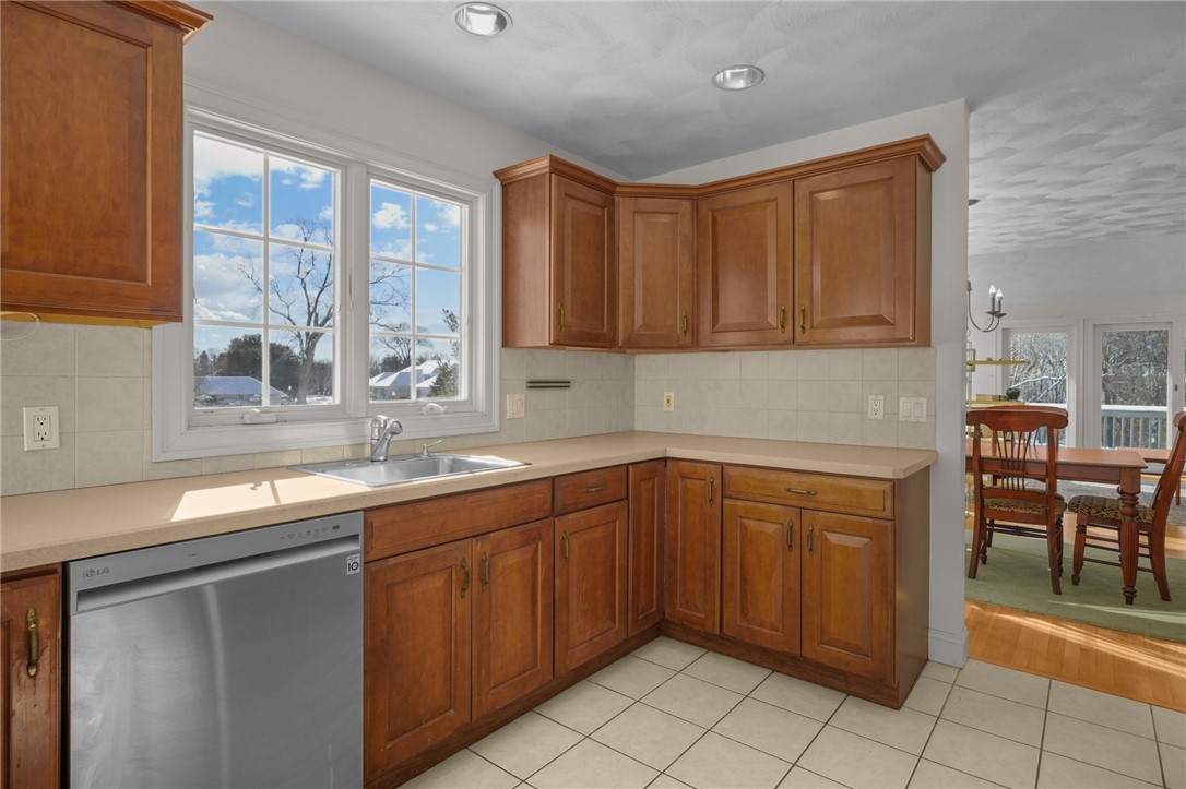 225 Main Channel, Unit 1 Warwick, RI 02889 - Photo 9 of 50 Generous sized pantry