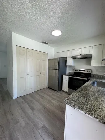 $1,375 | 704 Sunset Avenue, Unit B, Auburndale, FL 33823