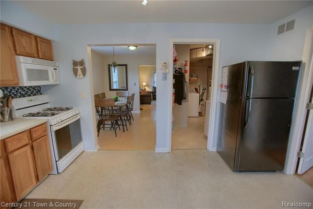 3143 Crooks Road Rochester Hills, MI 48309 - Photo 5 of 23