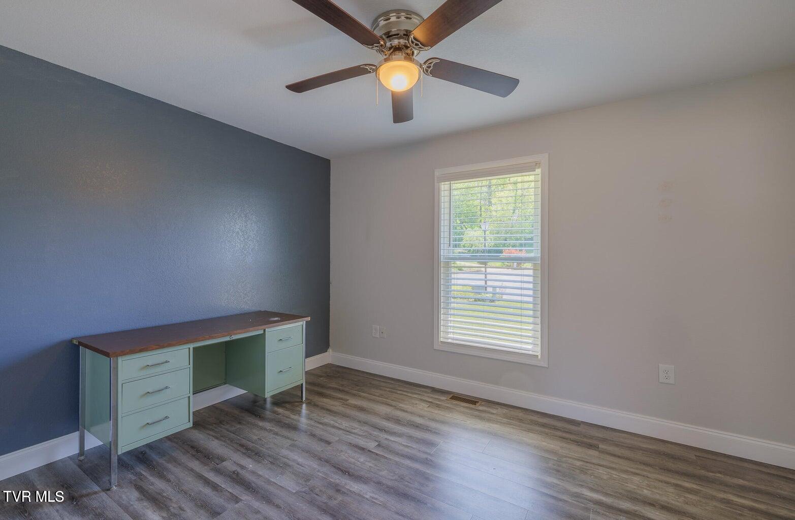 144 Maple Crest Greeneville, TN 37743 - Photo 17 of 26 17 BED3