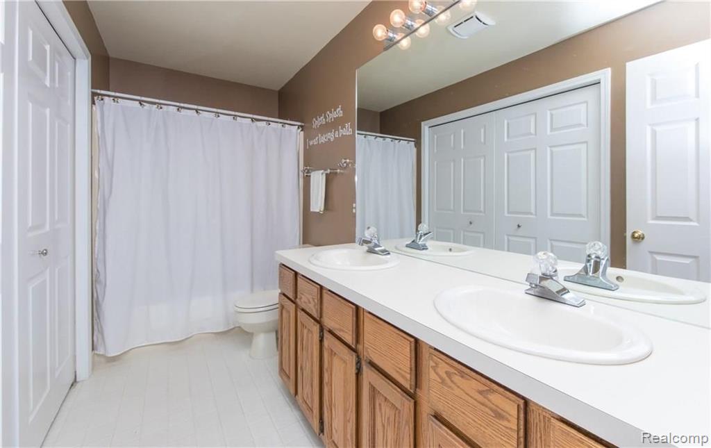 1158 Sandy Ridge Drive Rochester Hills, MI 48306 - Photo 26 of 33