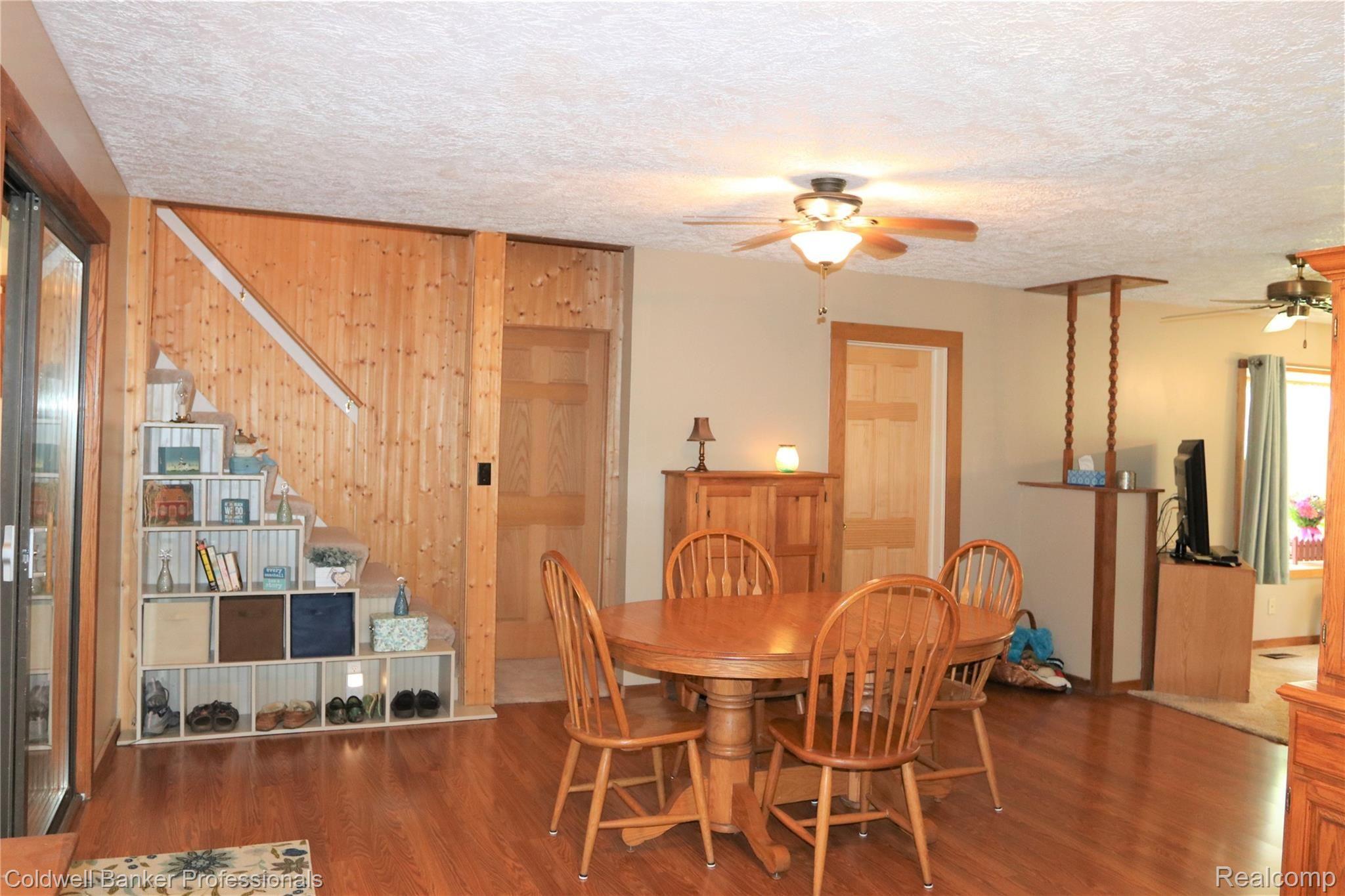 13121 Shaftsburg Road Perry, MI 48872 - Photo 10 of 41 9 13121 Dining.JPG