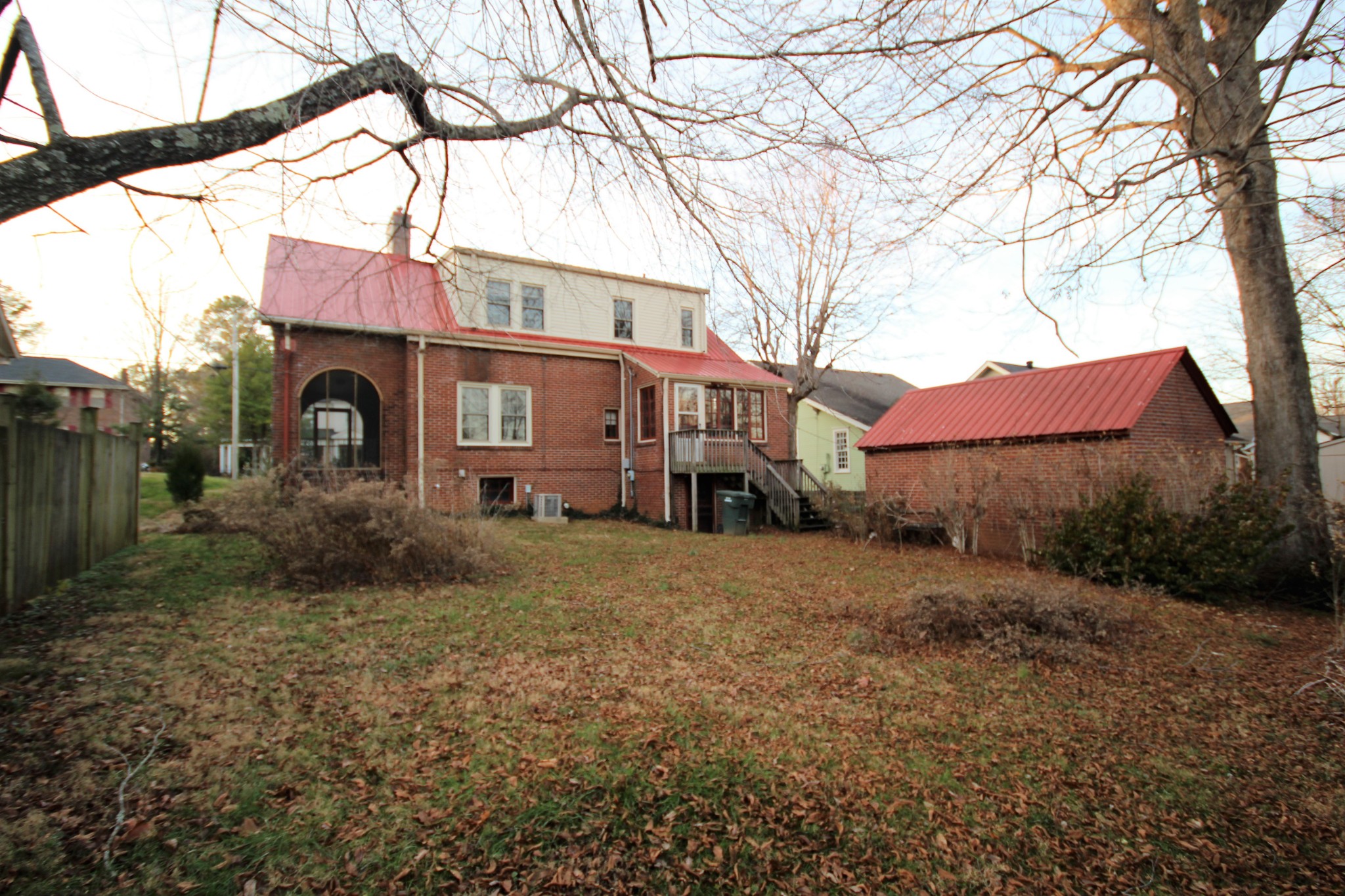 310 North Garner Street Springfield, TN 37172 - Photo 4 of 22 a front view of a house with garden