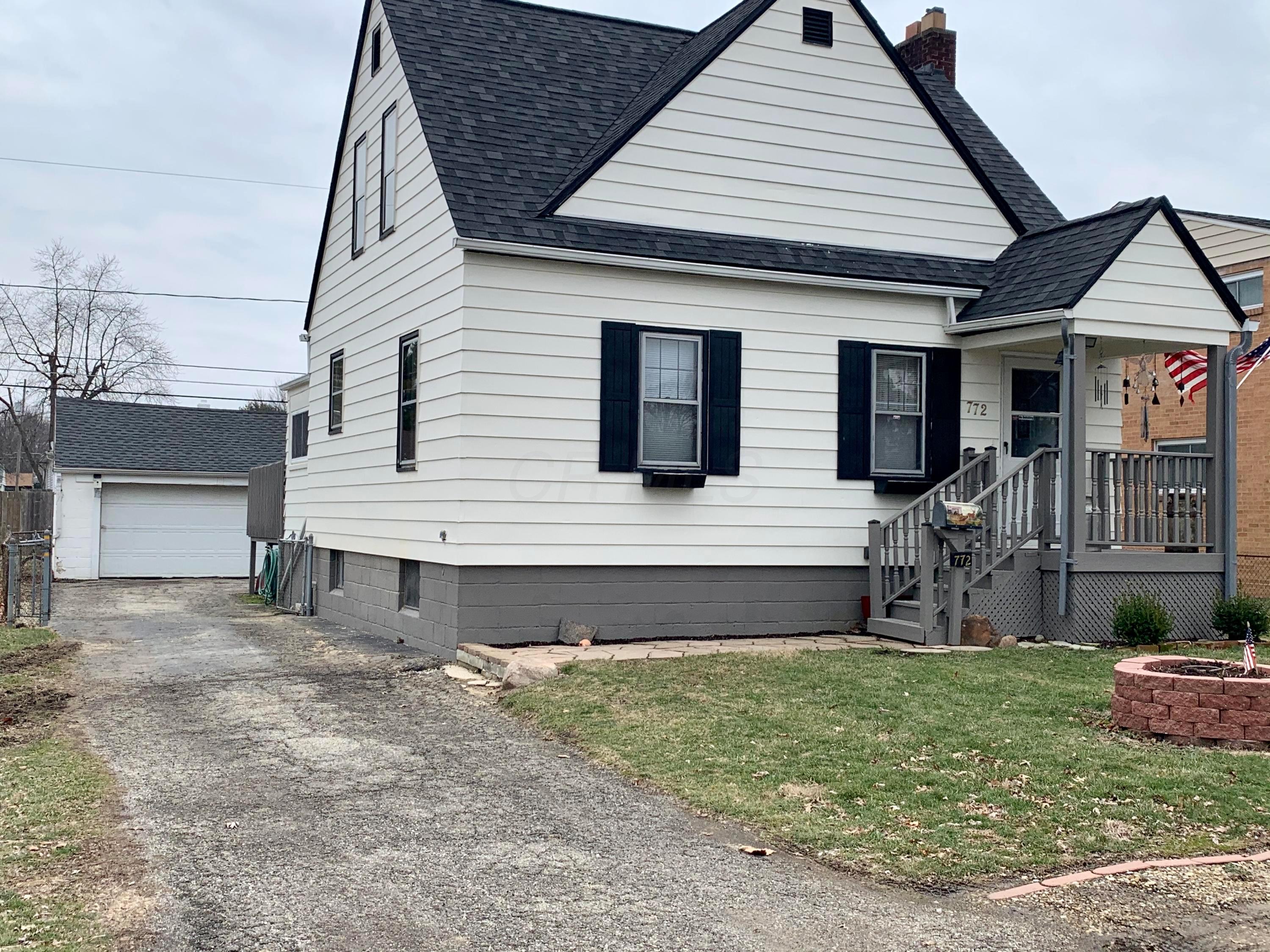 772 Elaine Road Columbus, OH 43213 - Photo 2 of 31