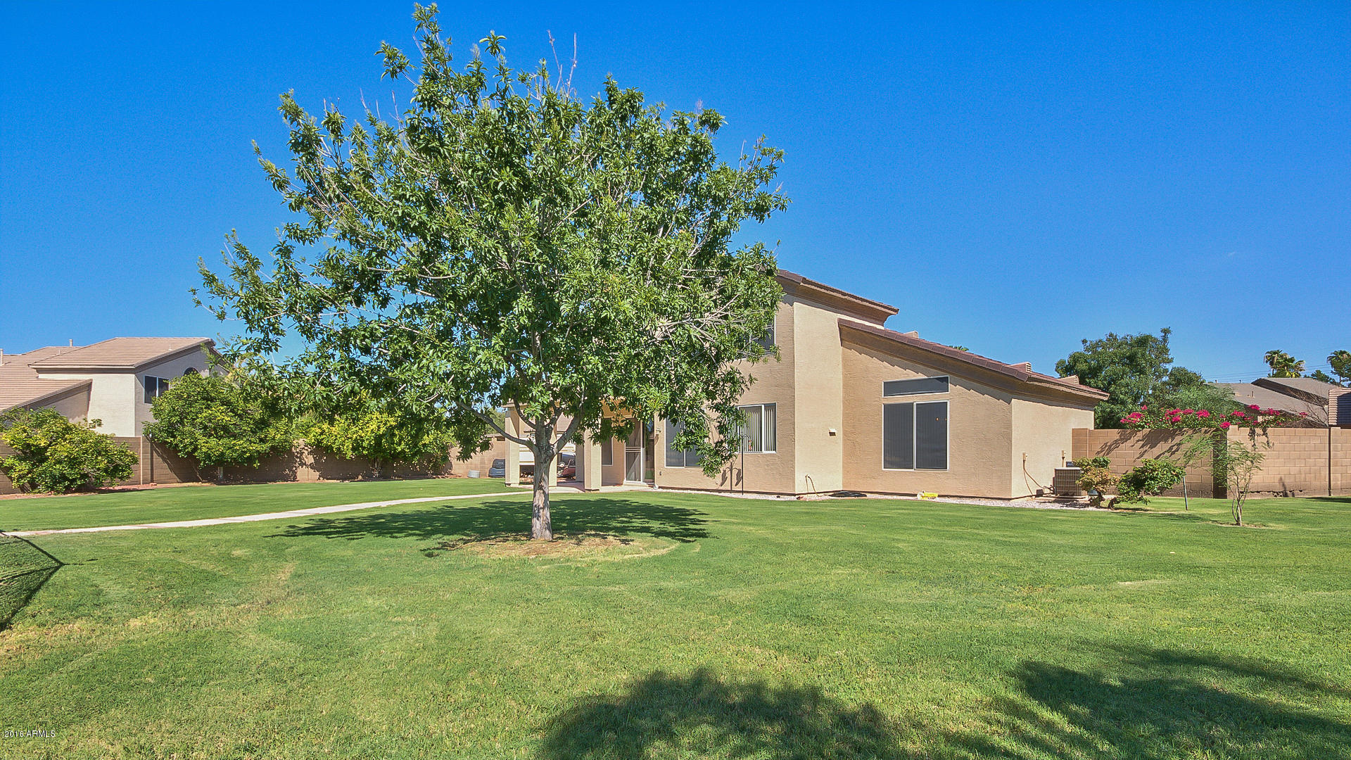 208 East Liberty Lane Gilbert, AZ 85296 - Photo 28 of 34 28