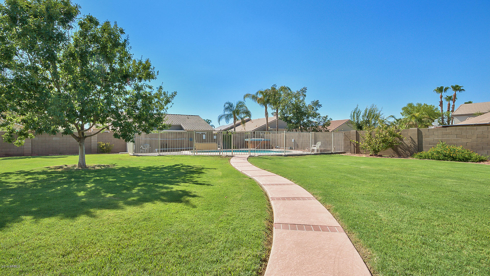 208 East Liberty Lane Gilbert, AZ 85296 - Photo 31 of 34 31