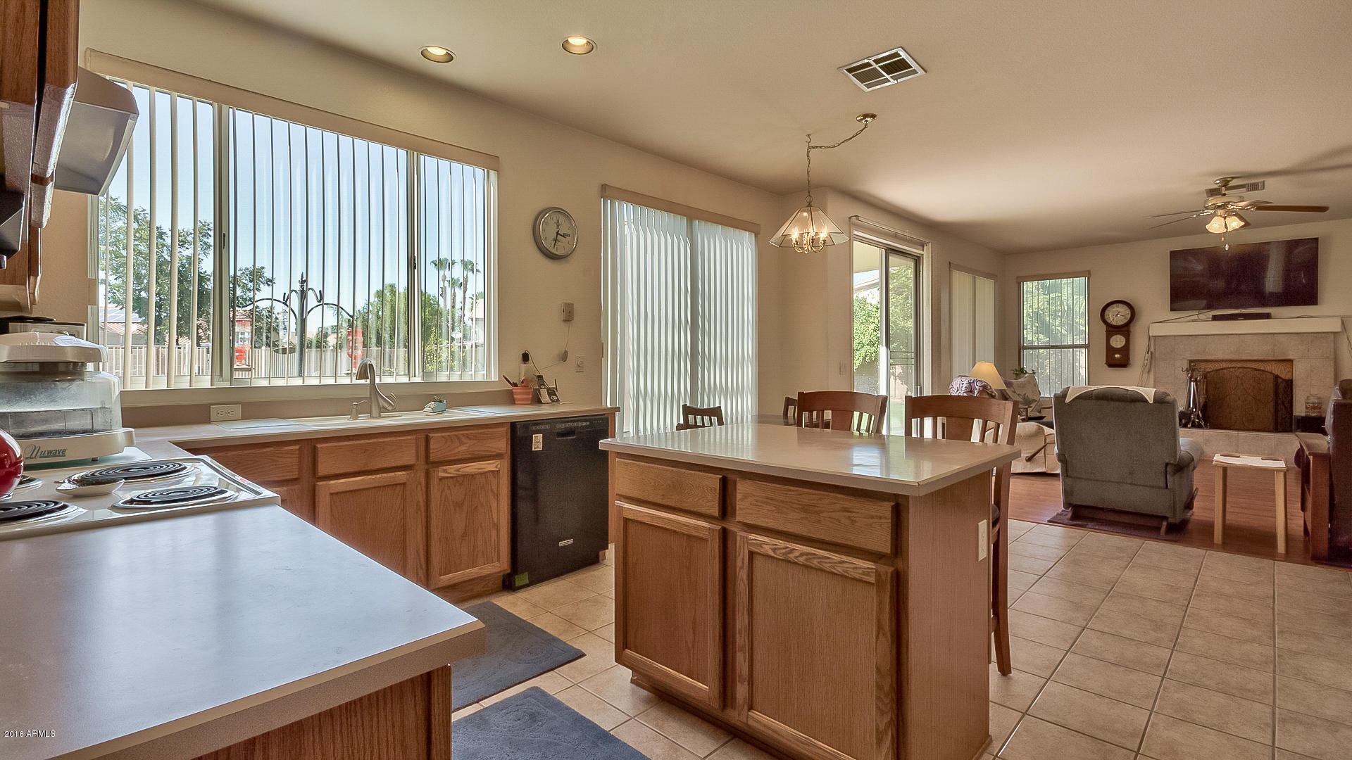 208 East Liberty Lane Gilbert, AZ 85296 - Photo 7 of 34 07