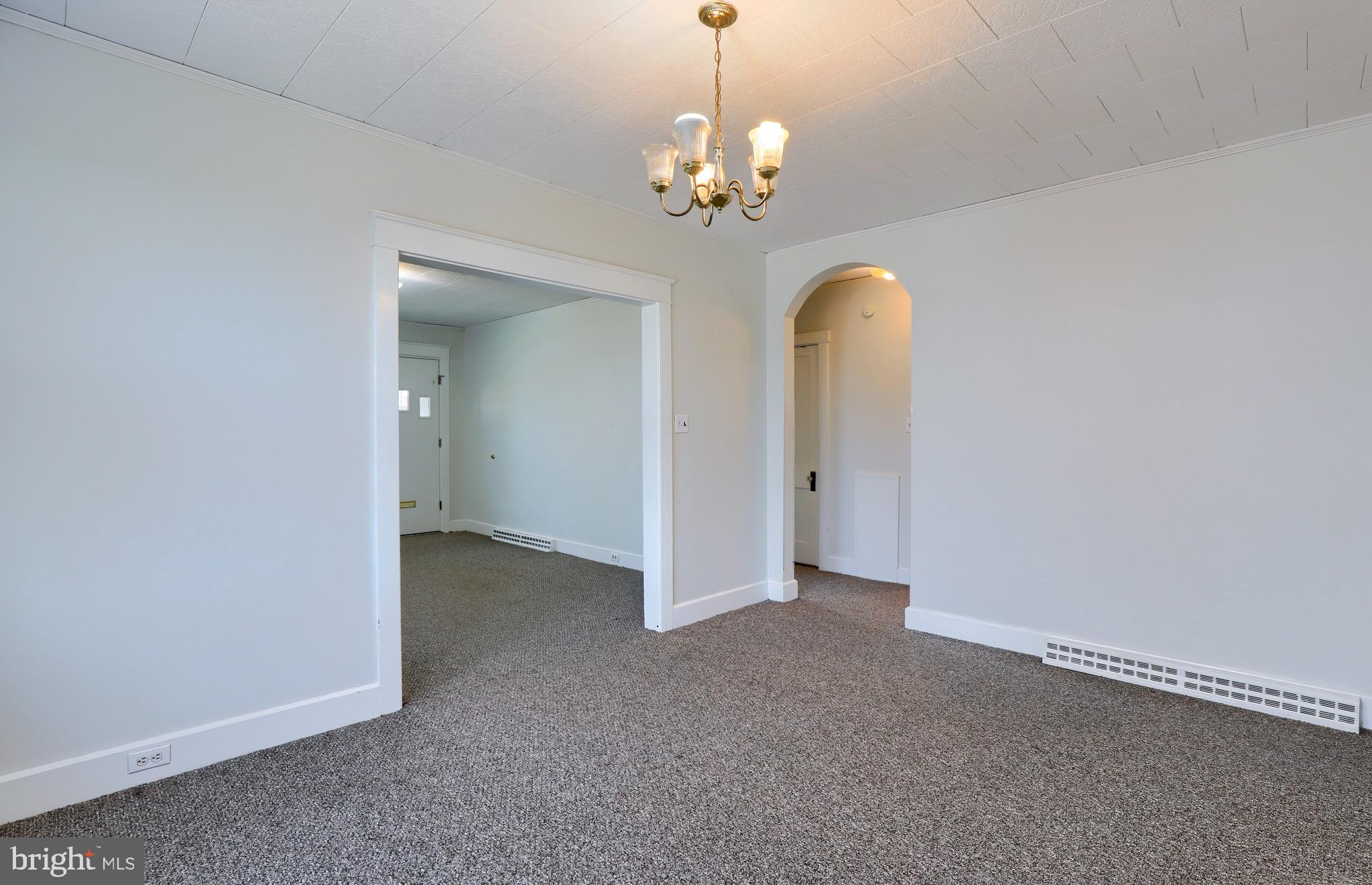 1381 Fayette Avenue Reading, PA 19607 - Photo 13 of 28