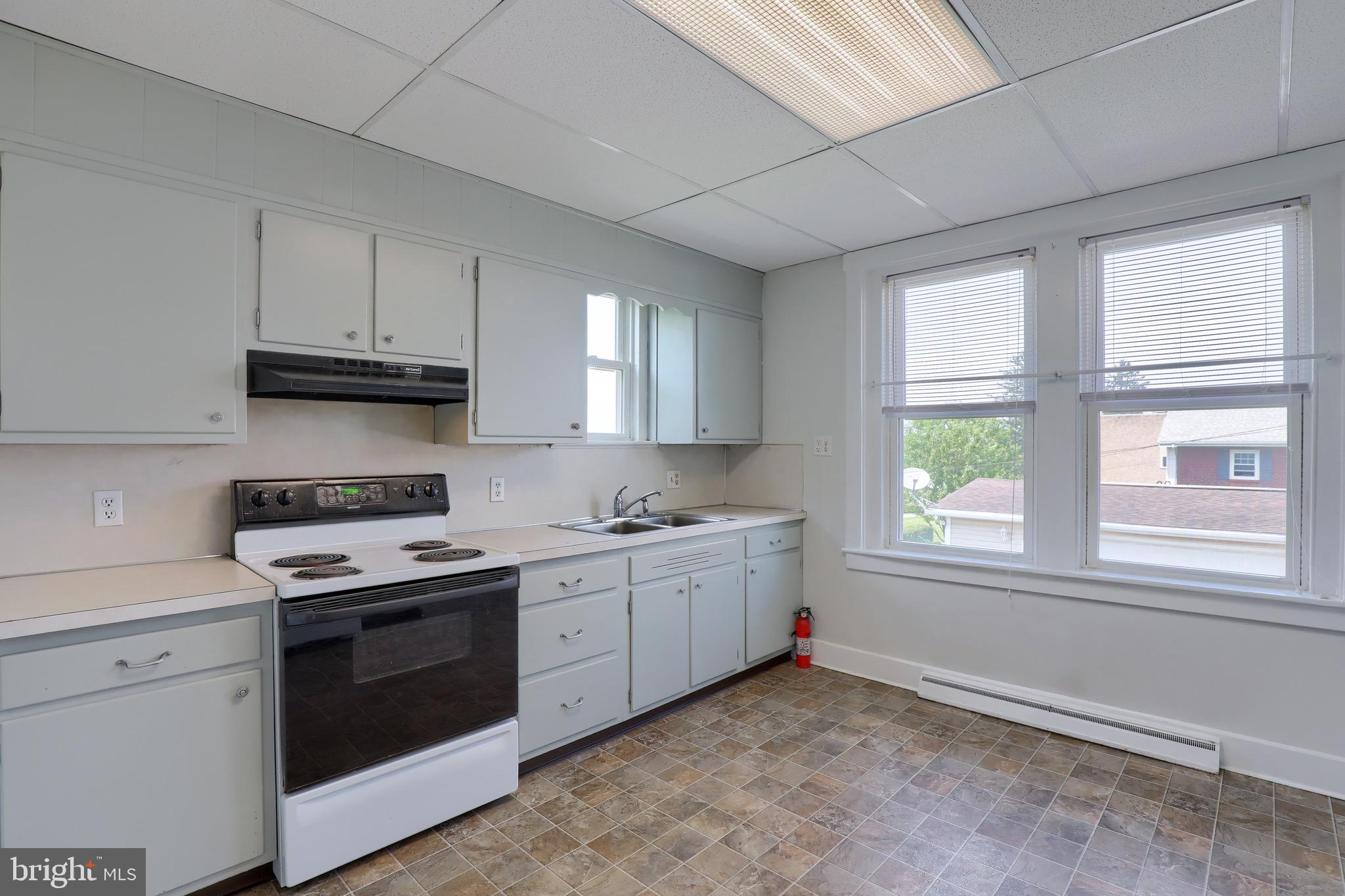 1381 Fayette Avenue Reading, PA 19607 - Photo 15 of 28