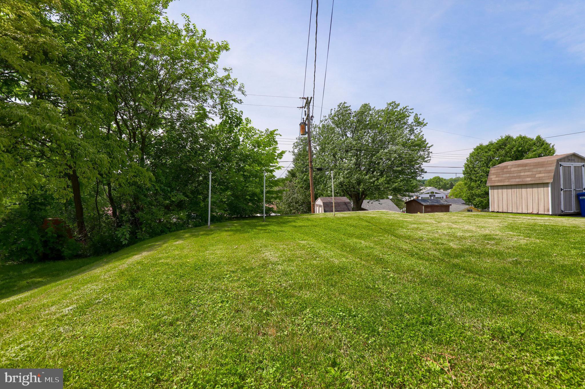 1381 Fayette Avenue Reading, PA 19607 - Photo 27 of 28