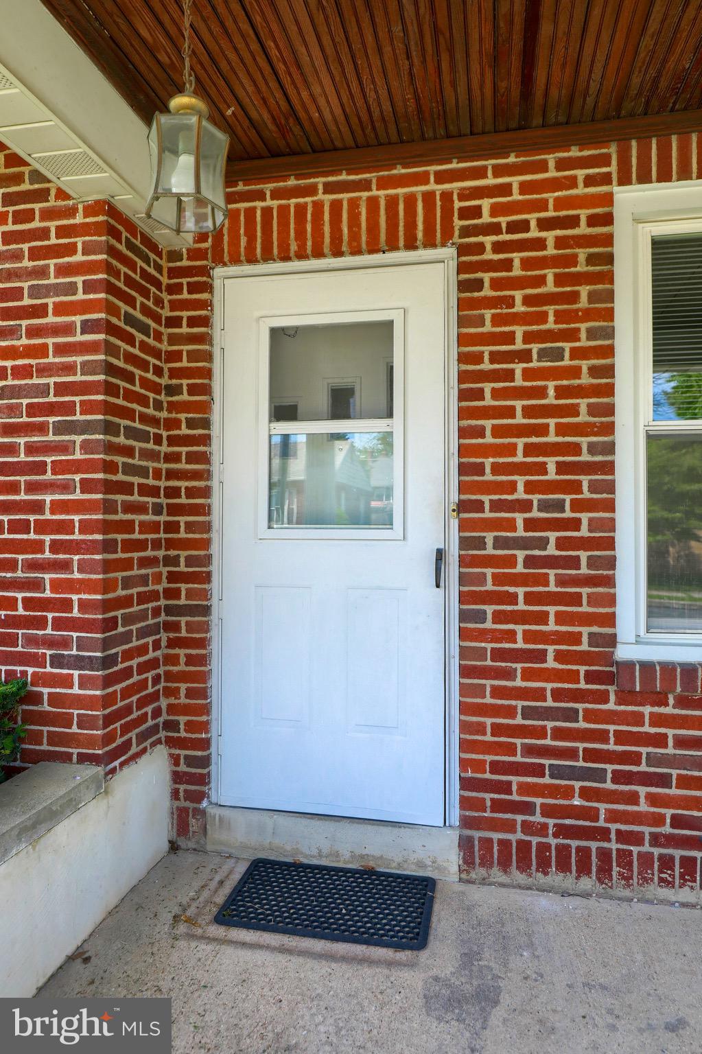 1381 Fayette Avenue Reading, PA 19607 - Photo 5 of 28