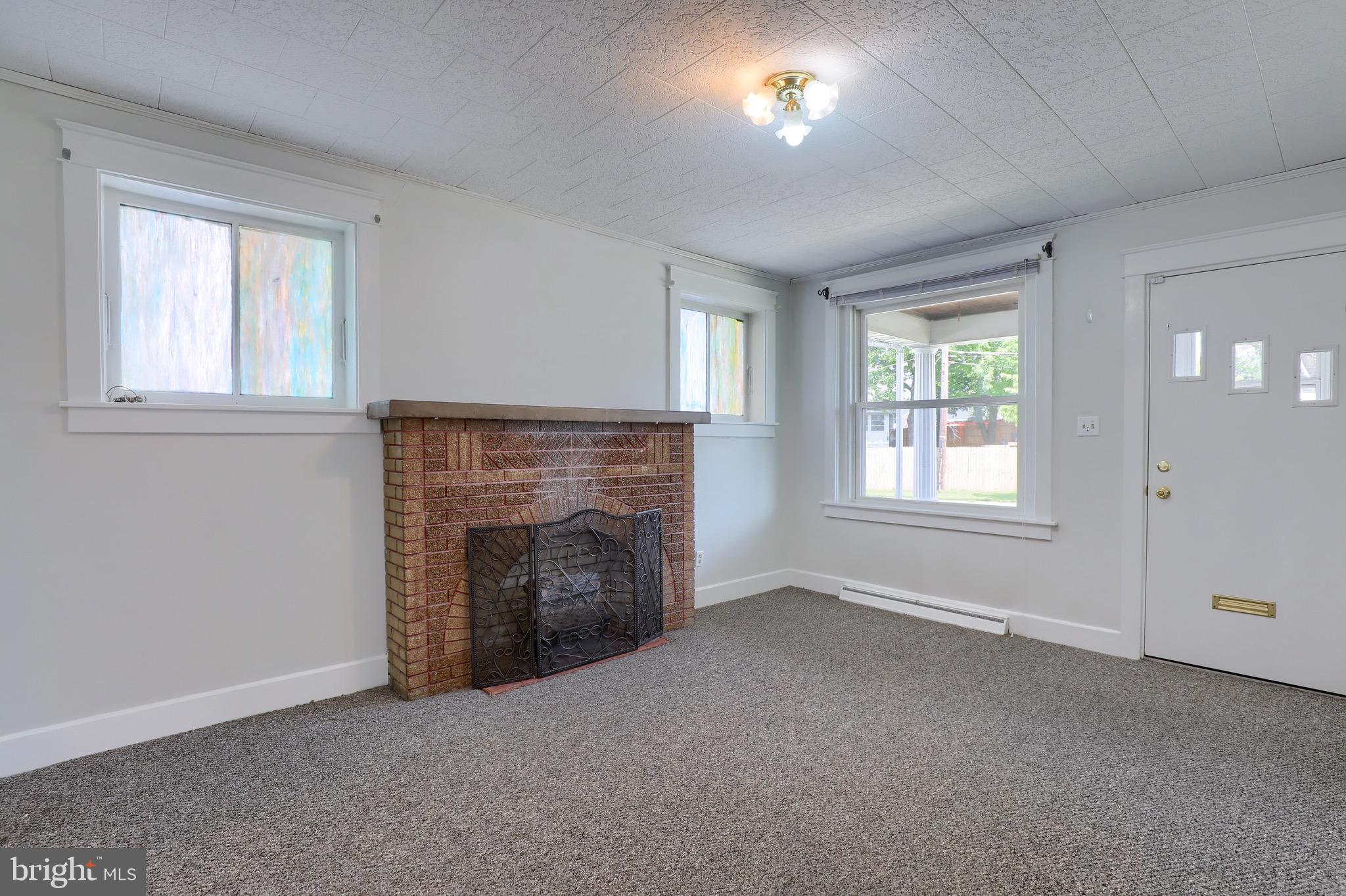 1381 Fayette Avenue Reading, PA 19607 - Photo 9 of 28