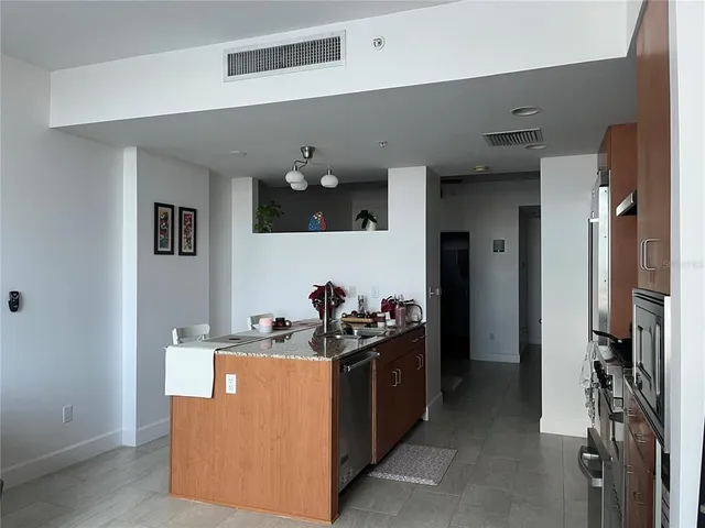 $2,100 | 1208 East Kennedy Boulevard, Unit 1219, Tampa, FL 33602