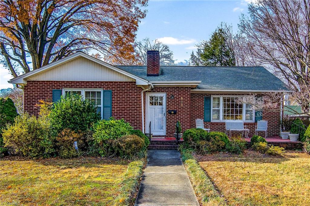 304 North Hawthorne Road Winston-Salem, NC 27104 - Photo 1 of 21 Gallery Image 1