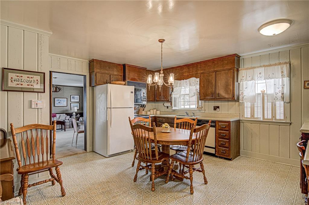 304 North Hawthorne Road Winston-Salem, NC 27104 - Photo 9 of 21 Gallery Image 9