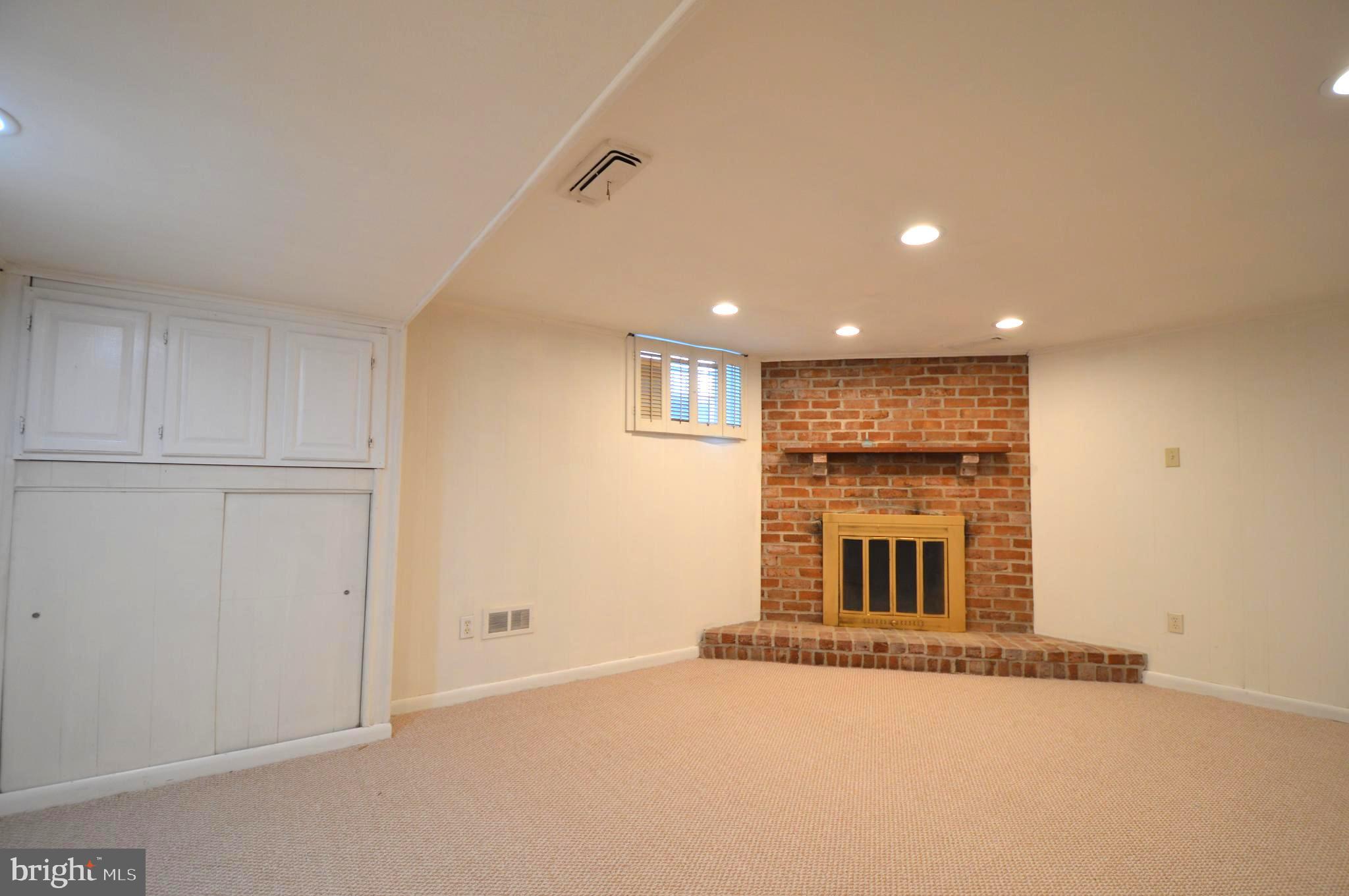 1405 Barrett Road Baltimore, MD 21207 - Photo 17 of 26 Family Room
