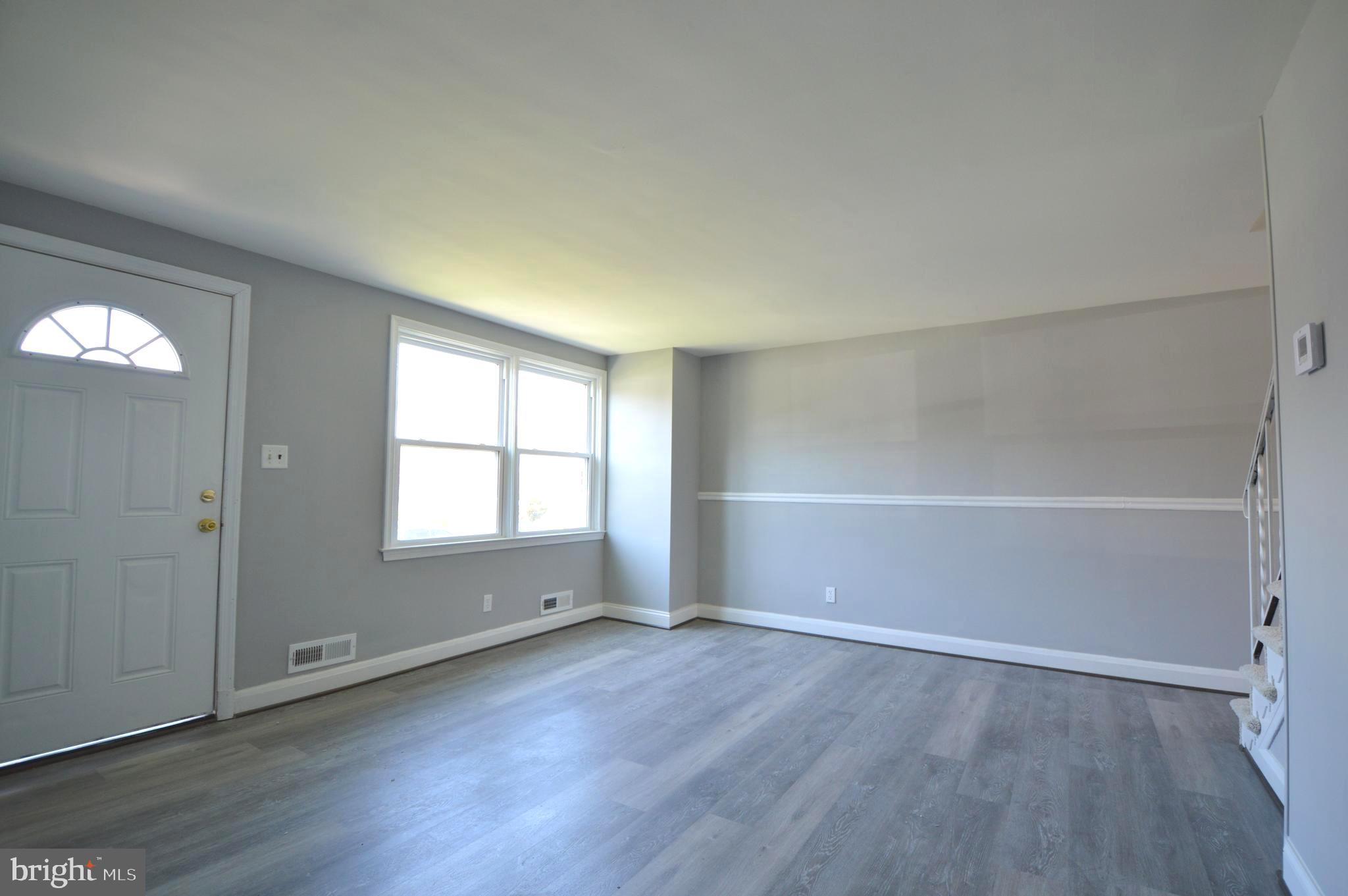 1405 Barrett Road Baltimore, MD 21207 - Photo 4 of 26 Living Room